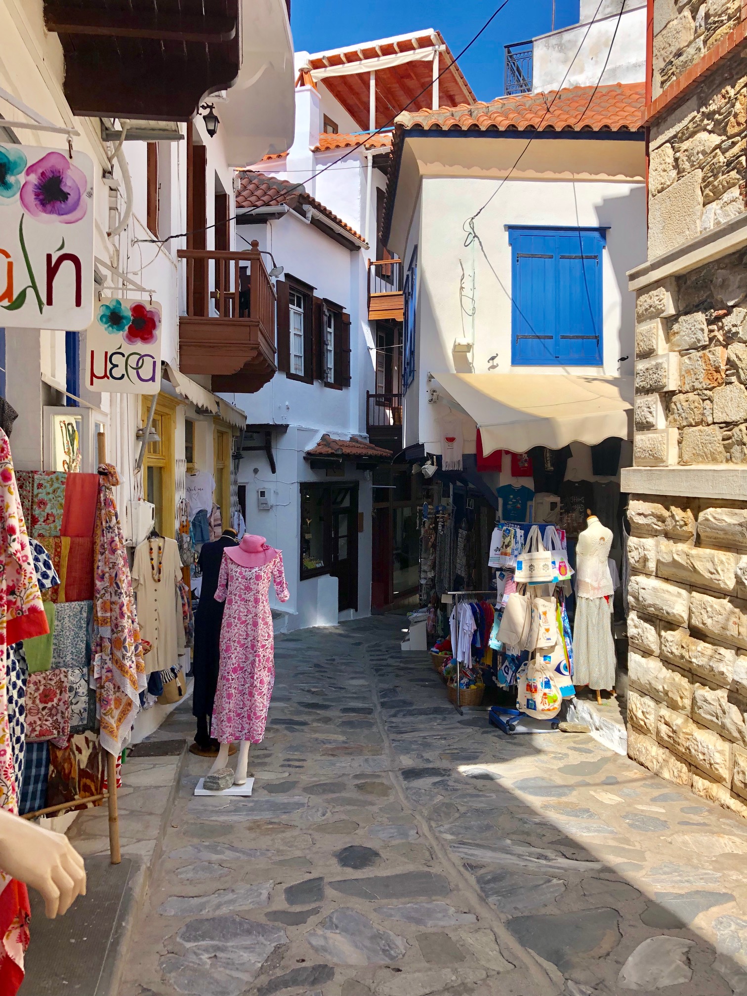 1E421C5C-EA3D-41C6-A334-6D4C76F906C0